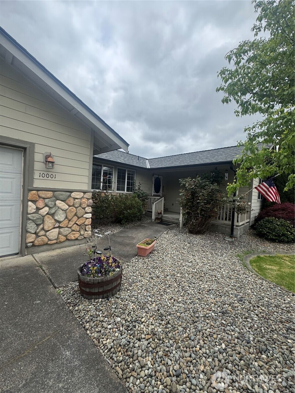 Photo of 10001 Beth Court SE, Yelm, WA 98597 (MLS # 2519630)