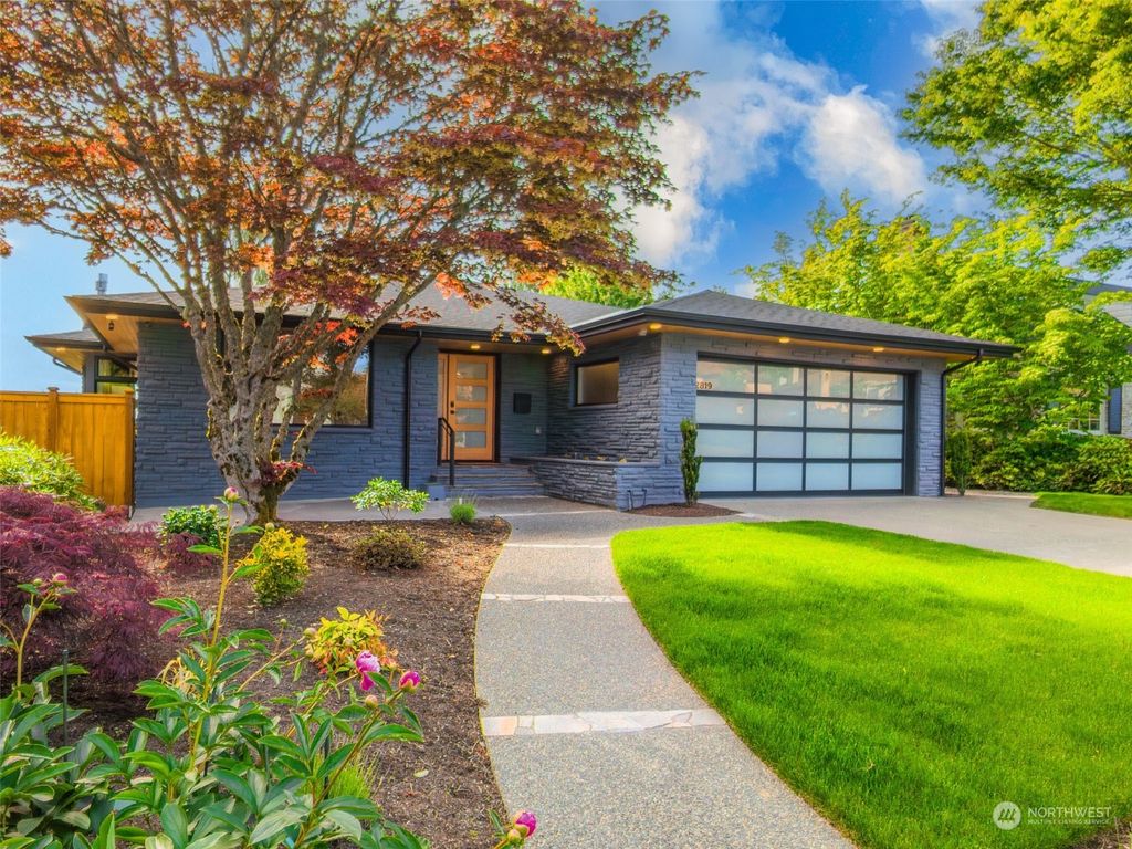 Photo of 2819 W Viewmont Way W, Seattle, WA 98199 (MLS # 2248142)