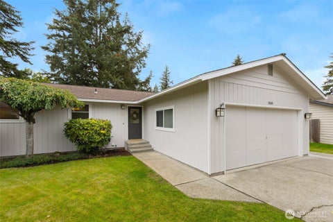 Photo of 2605 Camas Avenue NE, Renton, WA 98056 (MLS # 2582566)