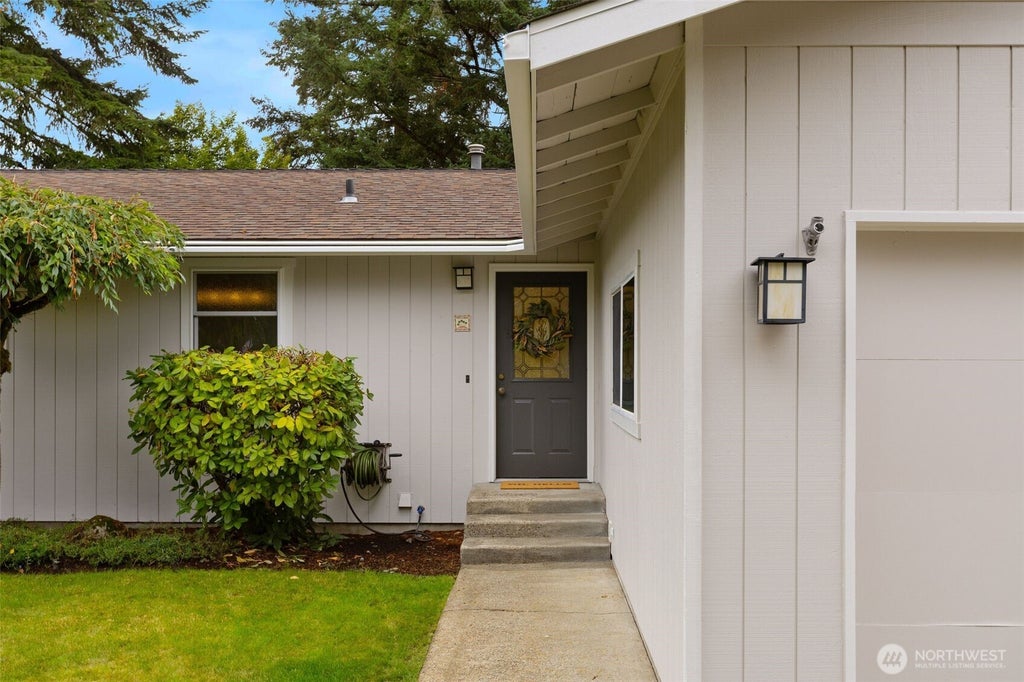 Photo of 2605 Camas Avenue NE, Renton, WA 98056 (MLS # 2582566)