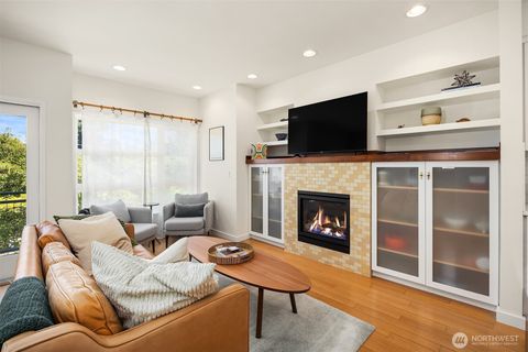 Photo of 209 27th Avenue E #B, Seattle, WA 98112 (MLS # 2550541)