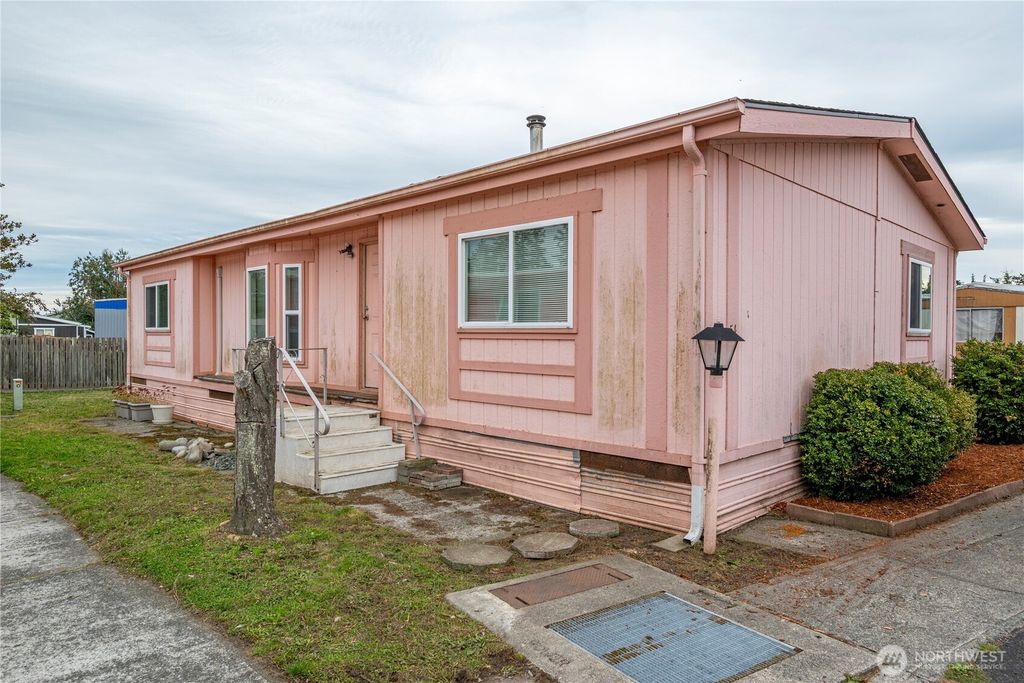 Photo of 700 NW Crosby Avenue #54, Oak Harbor, WA 98277 (MLS # 2441816)