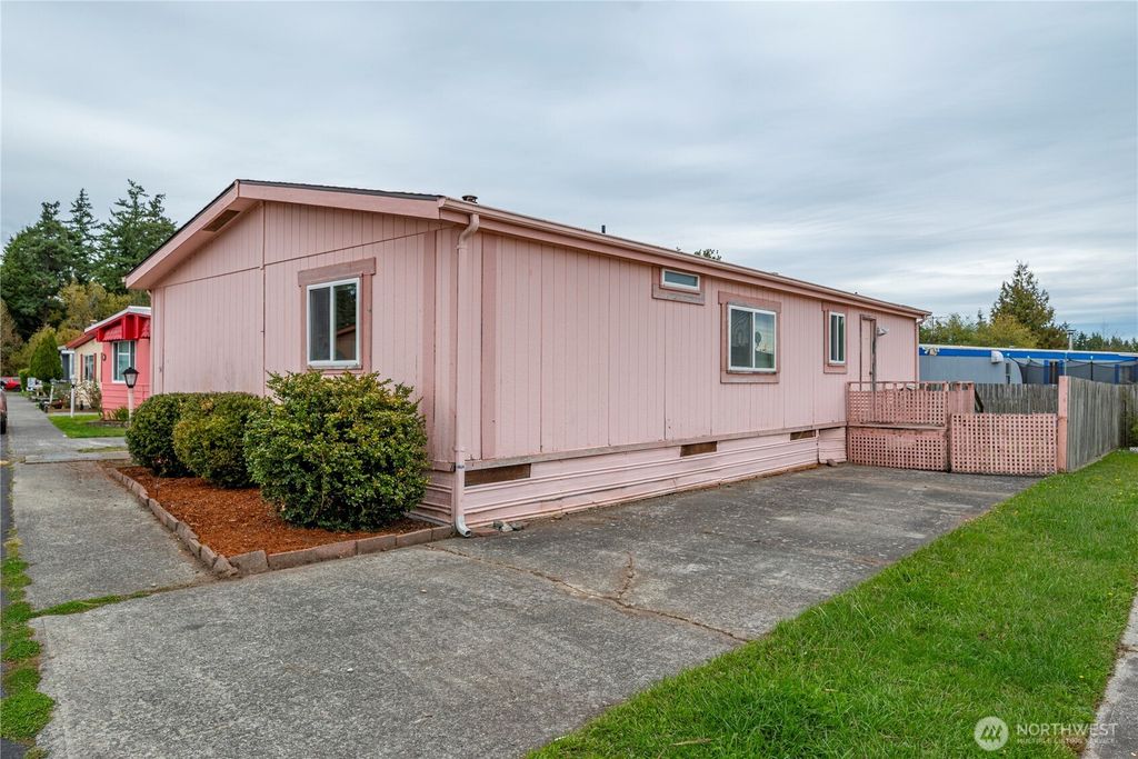 Photo of 700 NW Crosby Avenue #54, Oak Harbor, WA 98277 (MLS # 2441816)