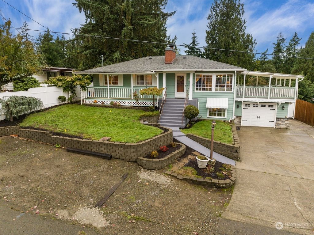 Photo of 16034 SE 131st Street, Renton, WA 98059 (MLS # 2176236)