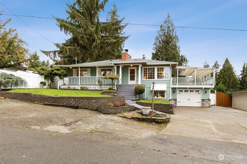 Photo of 16034 SE 131st Street, Renton, WA 98059 (MLS # 2176236)