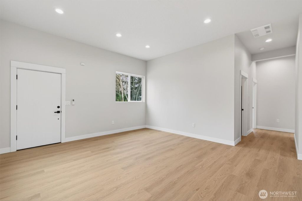 Photo of 11 Sun Crest Lane, Cathlamet, WA 98612 (MLS # 2492658)