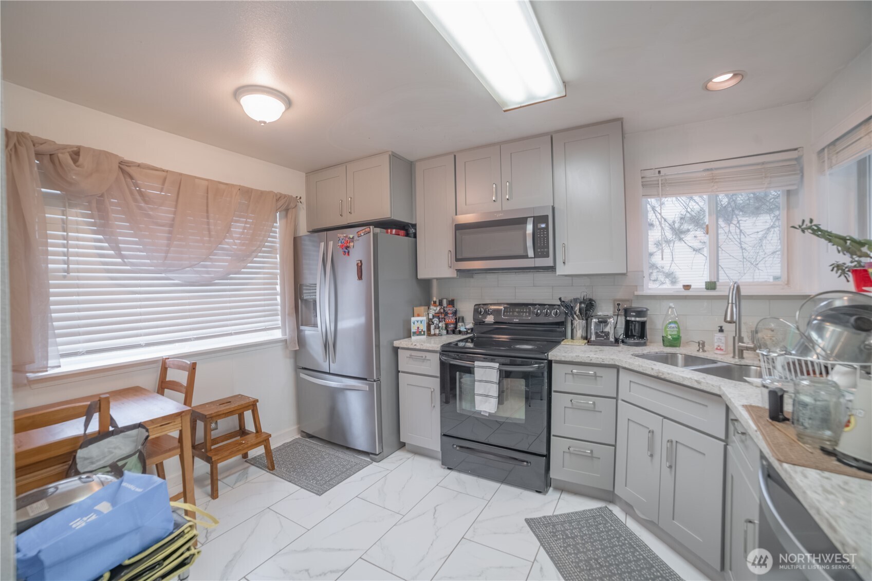 833 SW Sunset Boulevard 42