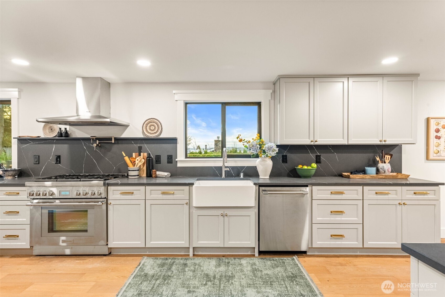 6013 106th Avenue NE