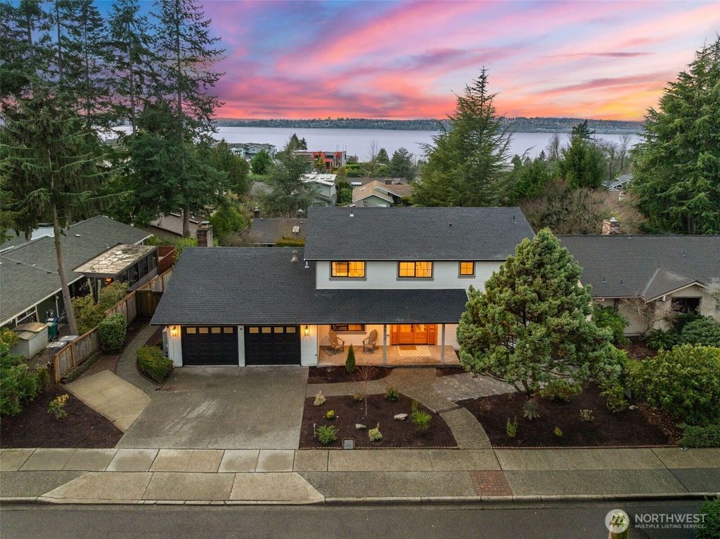 Photo of 6013 106th Avenue NE, Kirkland, WA 98033 (MLS # 2470862)