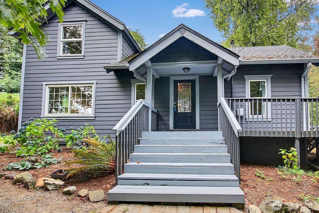 Photo of 14003 Macadam Road S, Tukwila, WA 98168 (MLS # 2430962)