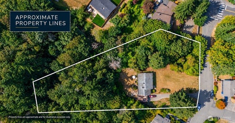 Photo of 4711 NE 201st Place, Lake Forest Park, WA 98155 (MLS # 2585327)