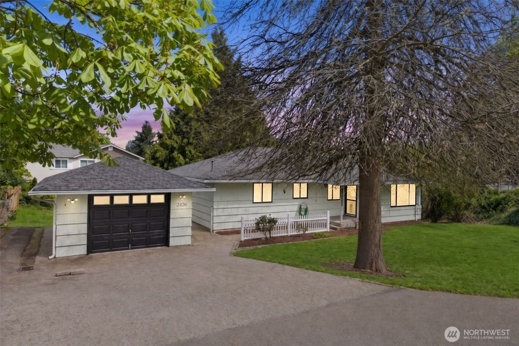 Photo of 2426 S 142nd, SeaTac, WA 98168 (MLS # 2515448)