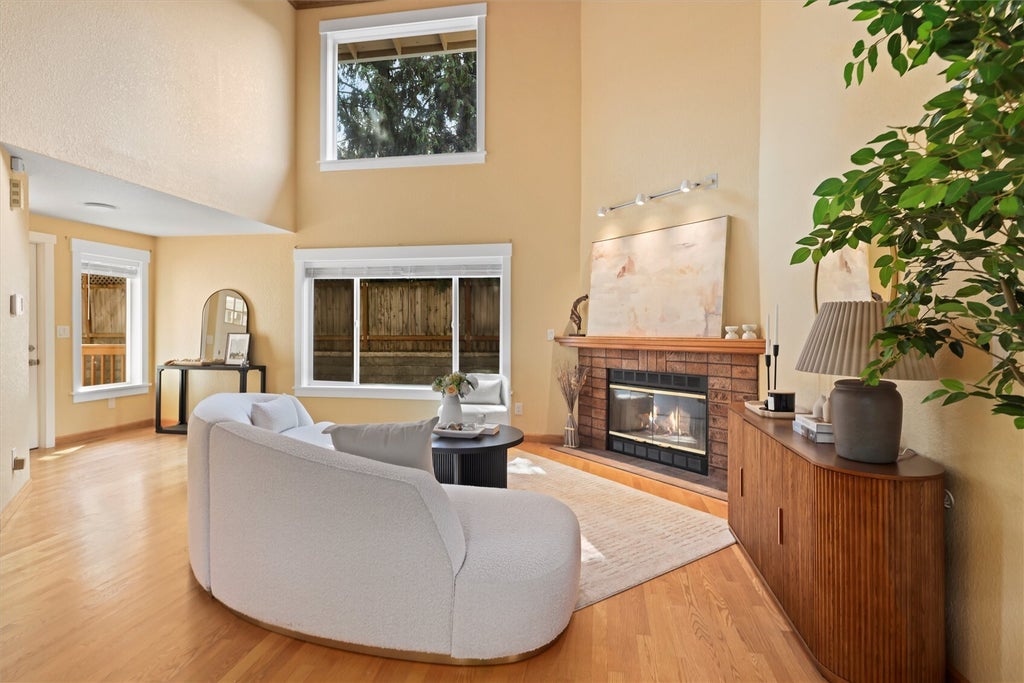 Photo of 6149 115th Place SE, Bellevue, WA 98006 (MLS # 2599534)