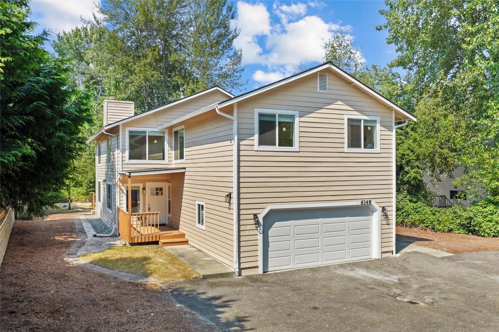 Photo of 6149 115th Place SE, Bellevue, WA 98006 (MLS # 2599534)