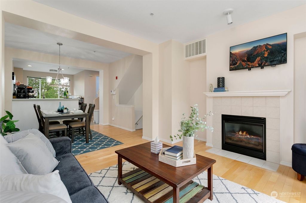 Photo of 16210 118th Lane NE, Bothell, WA 98011 (MLS # 2127751)