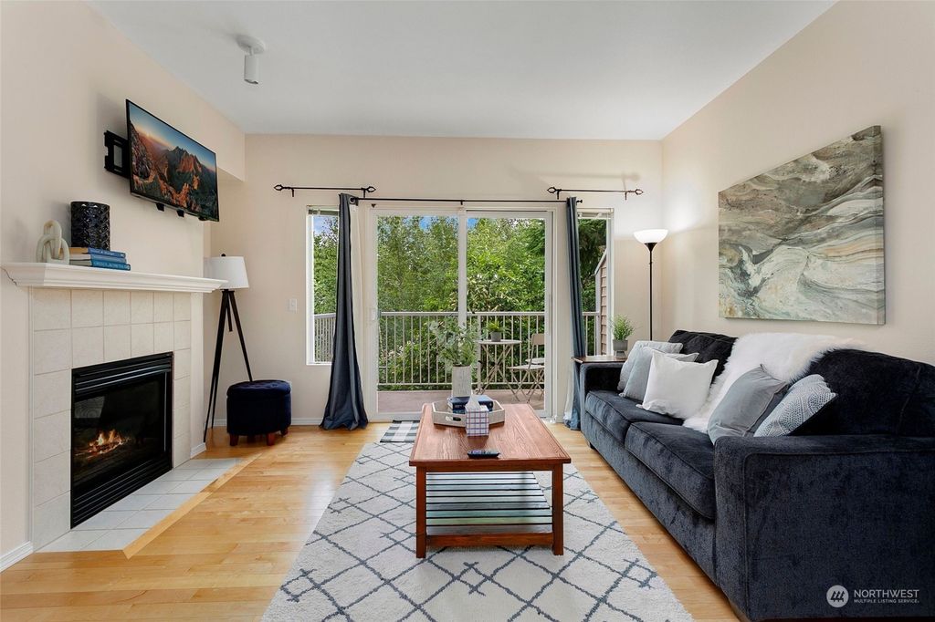 Photo of 16210 118th Lane NE, Bothell, WA 98011 (MLS # 2127751)