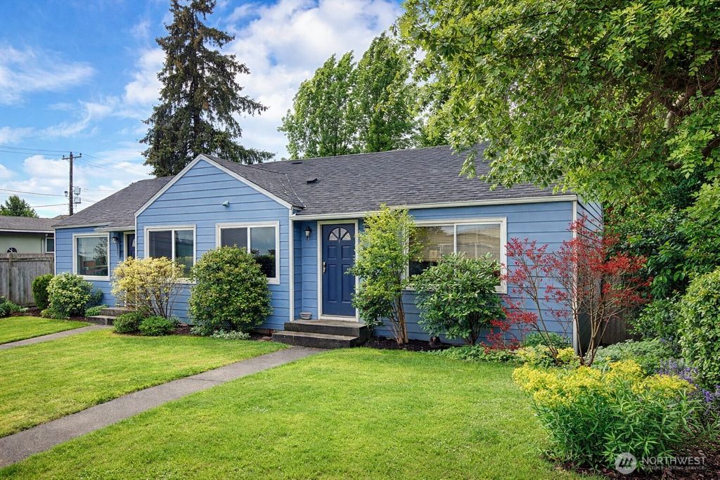 Photo of 2517 - 2519 E Pike Street, Seattle, WA 98122 (MLS # 2509929)