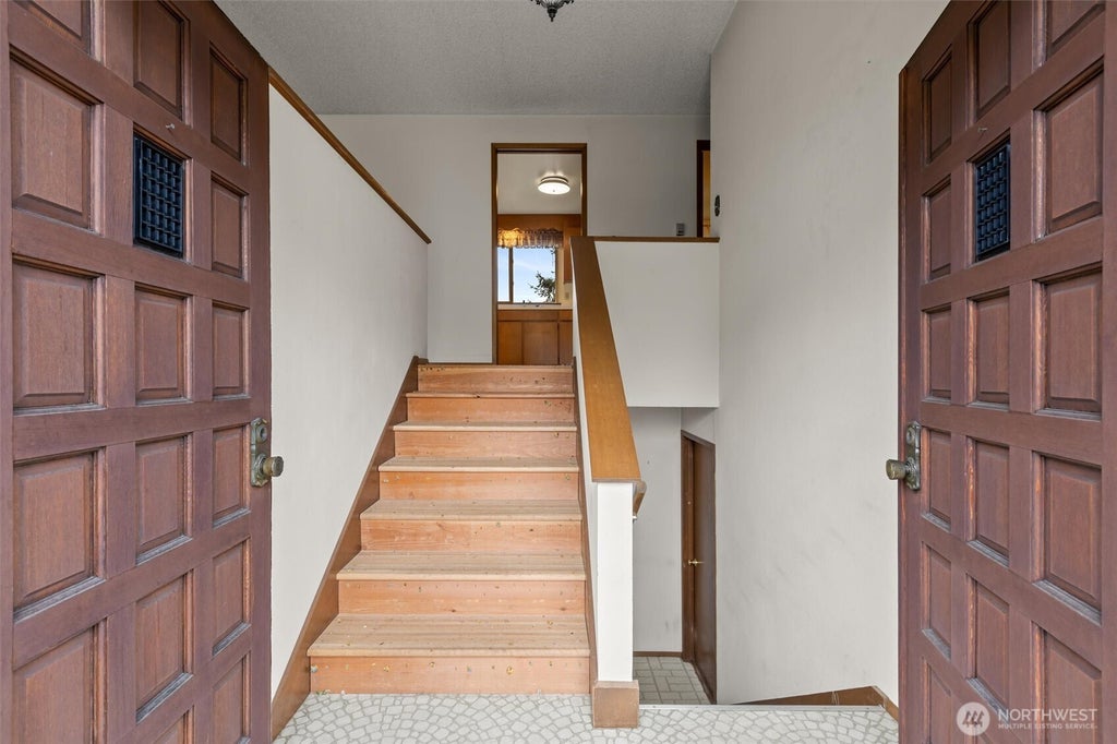 Photo of 20120 106th Avenue NE, Bothell, WA 98011 (MLS # 2593885)