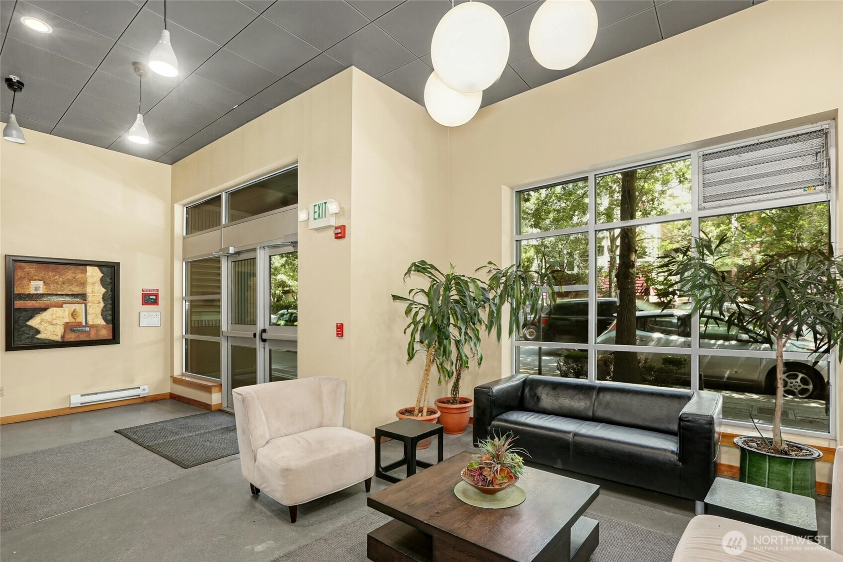 827 Hiawatha Place S 405