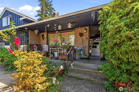 Photo of 302 115th Street E, Tacoma, WA 98445 (MLS # 2572088)
