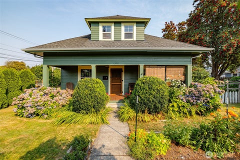 Photo of 1302 Virginia Street, Mount Vernon, WA 98273 (MLS # 2576550)