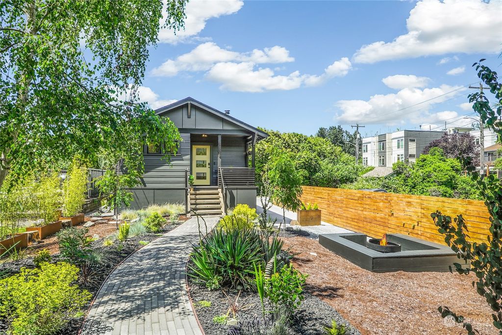 Photo of 4405 26th Avenue SW, Seattle, WA 98106 (MLS # 2076497)