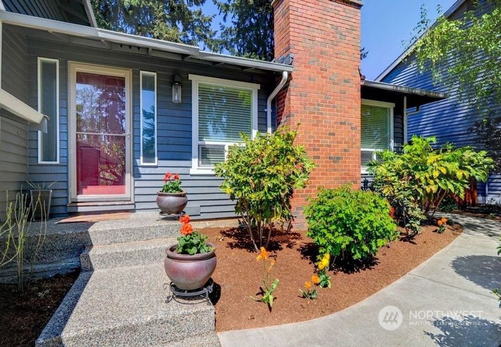 Photo of 314 SW 328th Street, Federal Way, WA 98023 (MLS # 2227537)