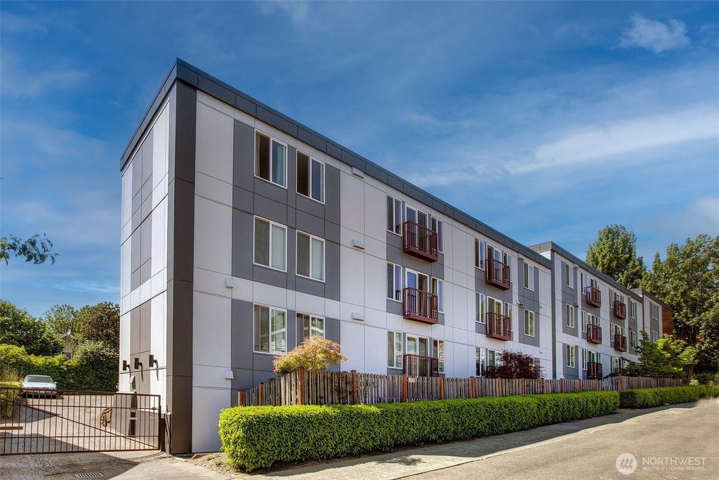 Photo of 3661 Phinney Avenue N #401, Seattle, WA 98103 (MLS # 2335809)