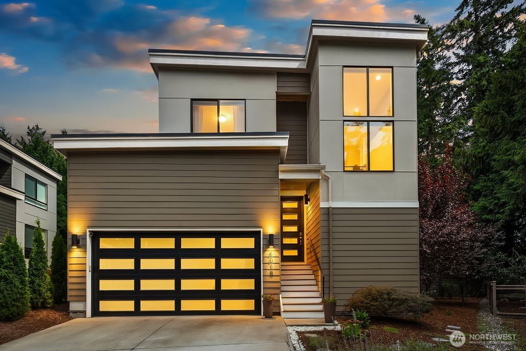 Photo of 8015 NE 116th Place, Kirkland, WA 98034 (MLS # 2432783)