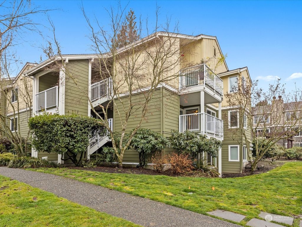 Photo of 300 N 130th Street #8204, Seattle, WA 98133 (MLS # 2040307)