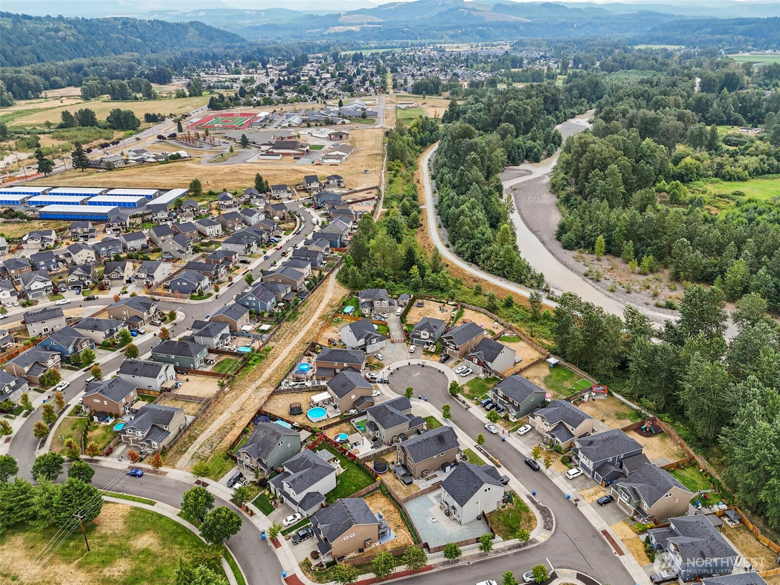 912 O'Farrell Lane NW