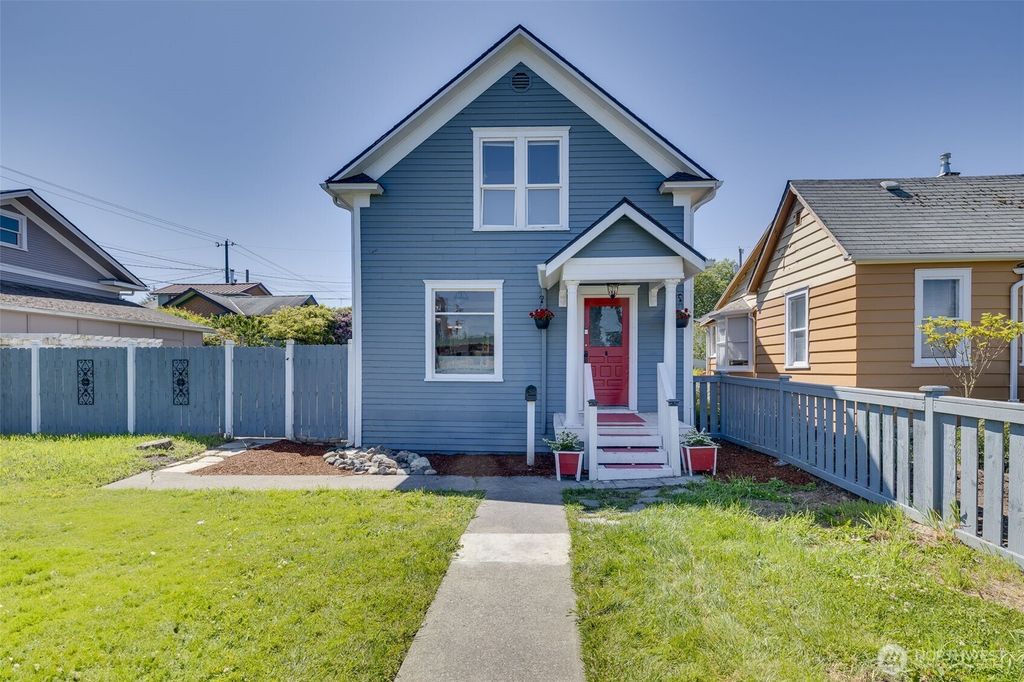 Photo of 1826 Wetmore Avenue, Everett, WA 98201 (MLS # 2374119)