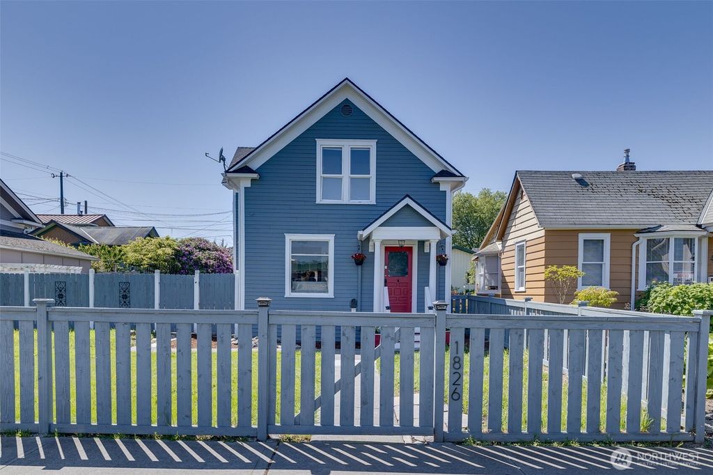 Photo of 1826 Wetmore Avenue, Everett, WA 98201 (MLS # 2374119)