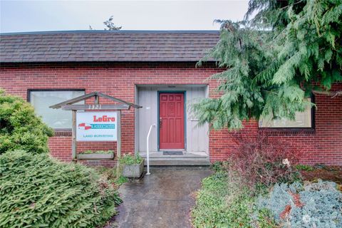 Photo of 1321 S 2nd Street, Mount Vernon, WA 98273 (MLS # 2320526)