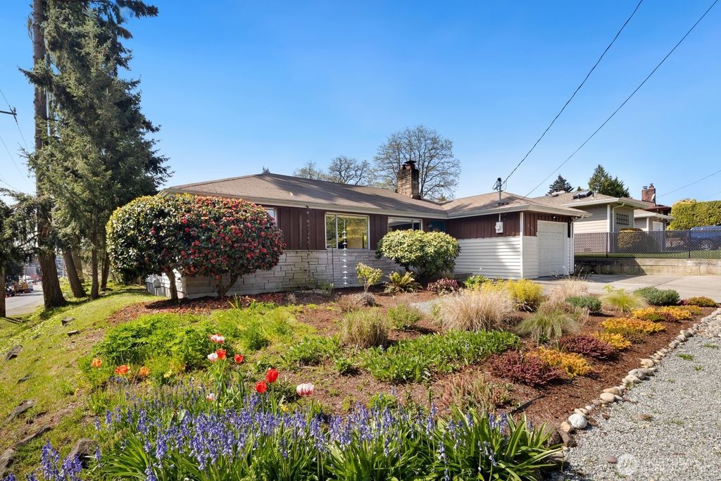 Photo of 605 SW 146th Street, Burien, WA 98166 (MLS # 2367976)