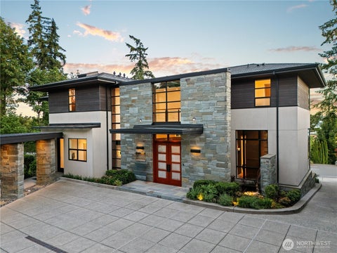Photo of 9632 Lake Washington Boulevard NE, Bellevue, WA 98004 (MLS # 2547912)