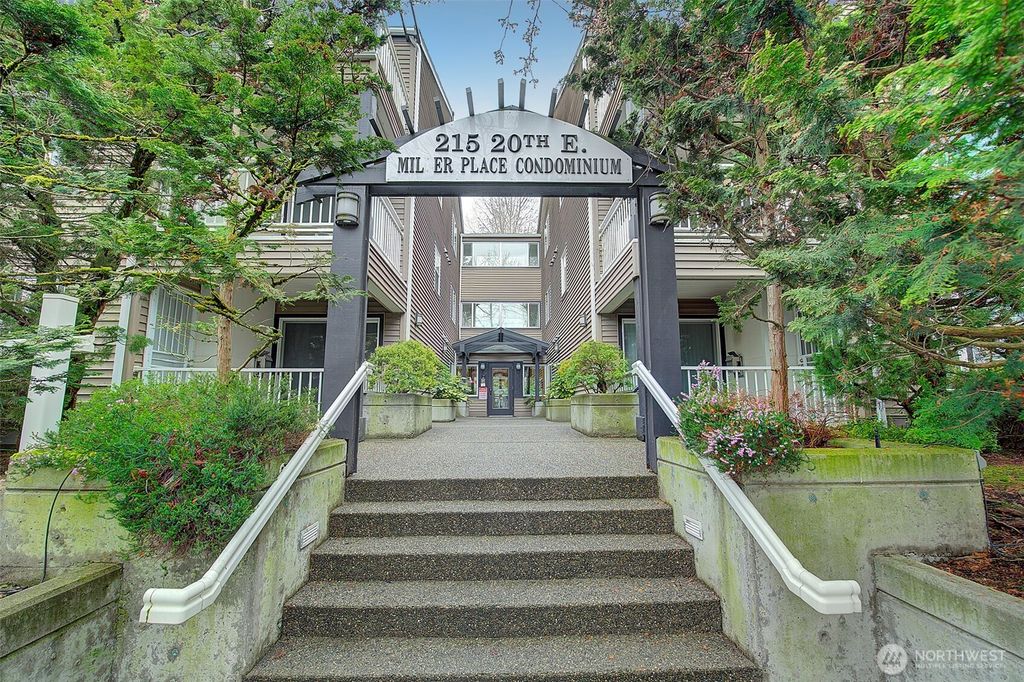 Photo of 215 20th Avenue E #307, Seattle, WA 98112 (MLS # 2493930)