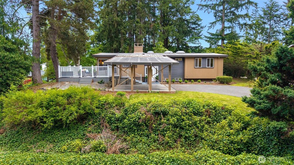 Photo of 16559 SE 45th Place, Bellevue, WA 98006 (MLS # 2522124)