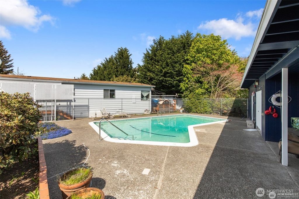 Photo of 7031 NE 175th Street #5, Kenmore, WA 98028 (MLS # 2464968)