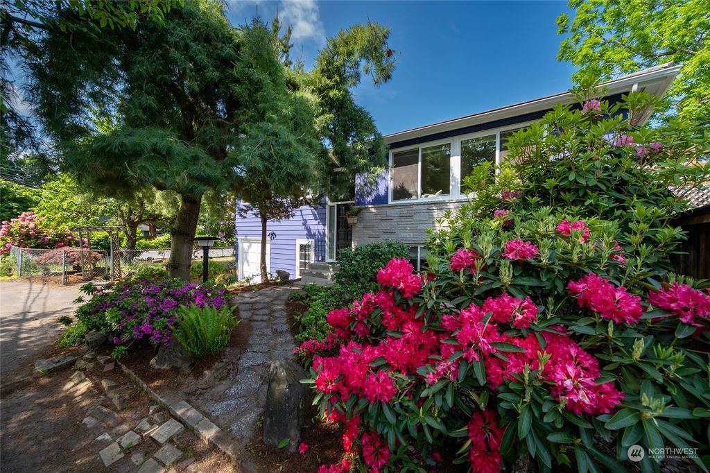 Photo of 1708 NE 120th Street, Seattle, WA 98125 (MLS # 2072049)