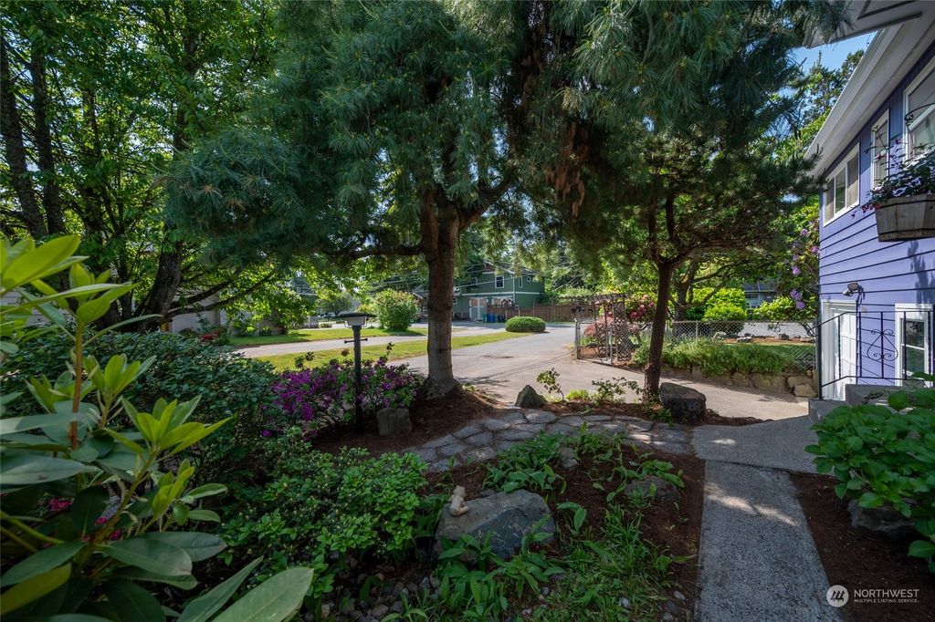Photo of 1708 NE 120th Street, Seattle, WA 98125 (MLS # 2072049)