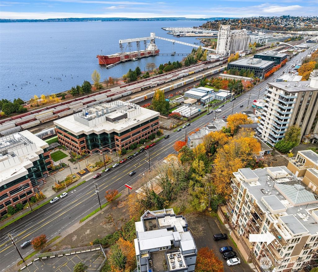 Photo of 500 5th Avenue W #705, Seattle, WA 98119 (MLS # 2466939)