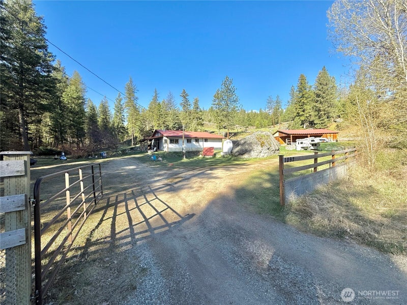 1092 Aeneas Valley Road