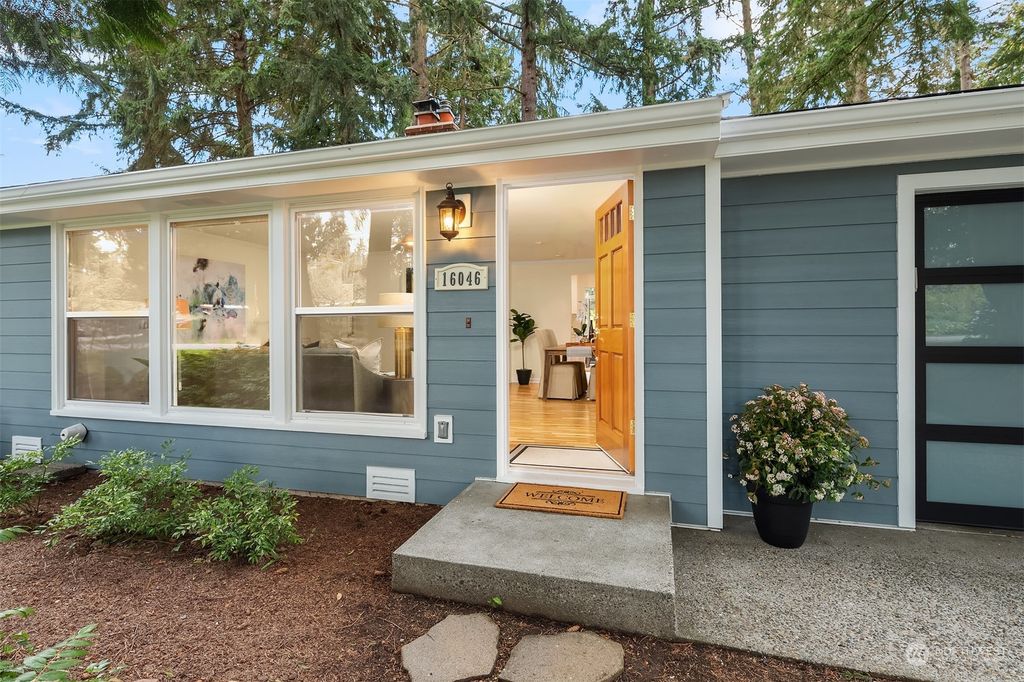 Photo of 16046 32nd Avenue NE, Lake Forest Park, WA 98155 (MLS # 2059456)