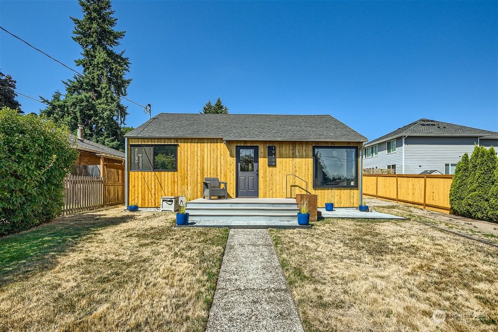 Photo of 10409 3rd Avenue S, Seattle, WA 98168 (MLS # 2147029)