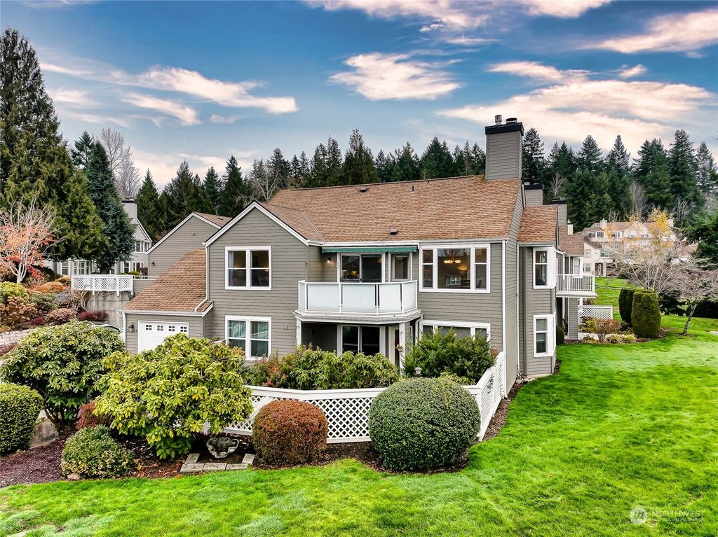 Photo of 22441 SE 42nd Terrace #2198, Issaquah, WA 98029 (MLS # 2183239)