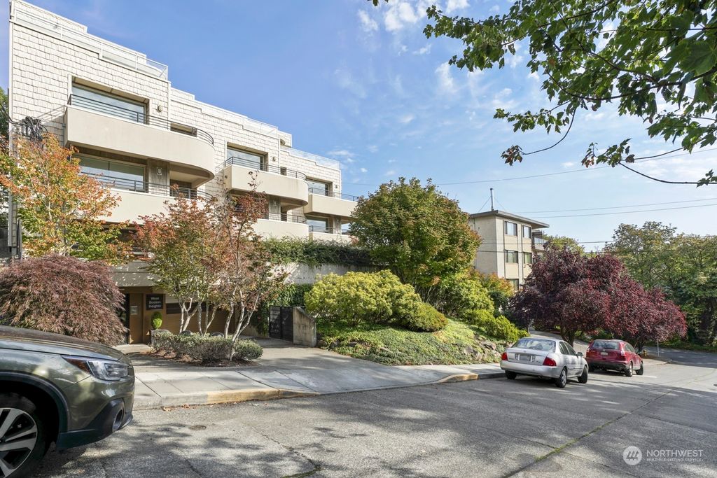 Photo of 2312 W Boston Street #102, Seattle, WA 98199 (MLS # 2001080)