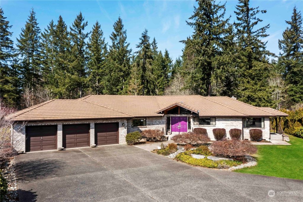 Photo of 23212 SE 224th Court, Maple Valley, WA 98038 (MLS # 2046926)