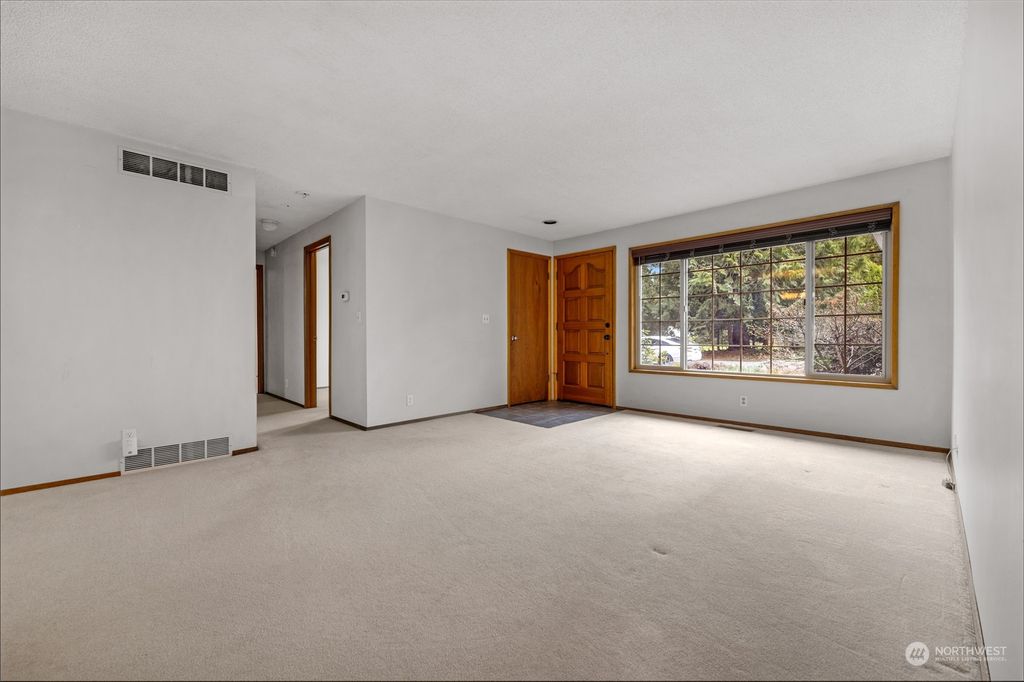 Photo of 11736 188th Avenue SE, Issaquah, WA 98027 (MLS # 2222556)