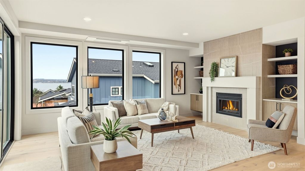 Photo of 1015 N 35th Street, Renton, WA 98056 (MLS # 2463821)